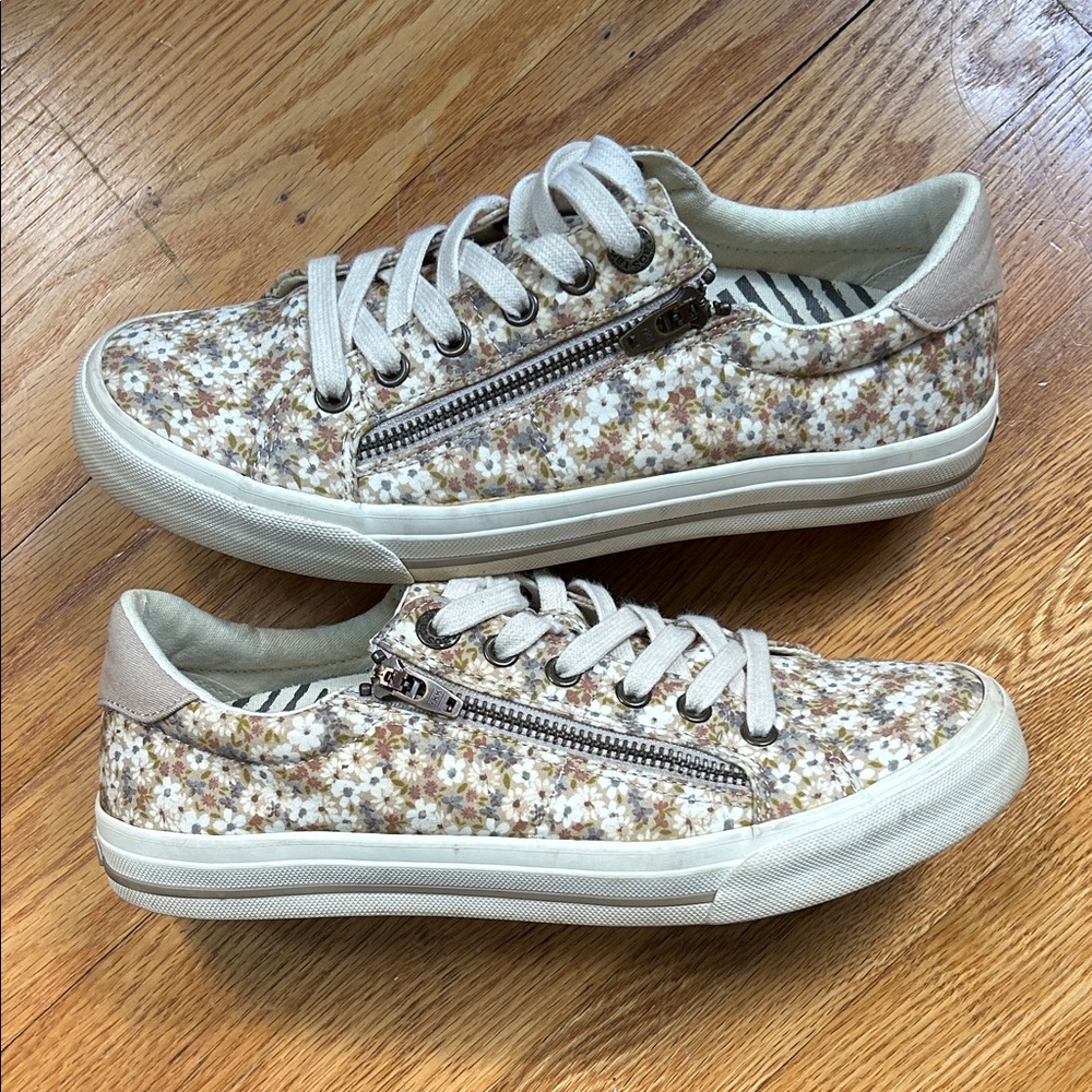 Taos Footwear Z Soul Sneaker size 8.5M in Natural Floral